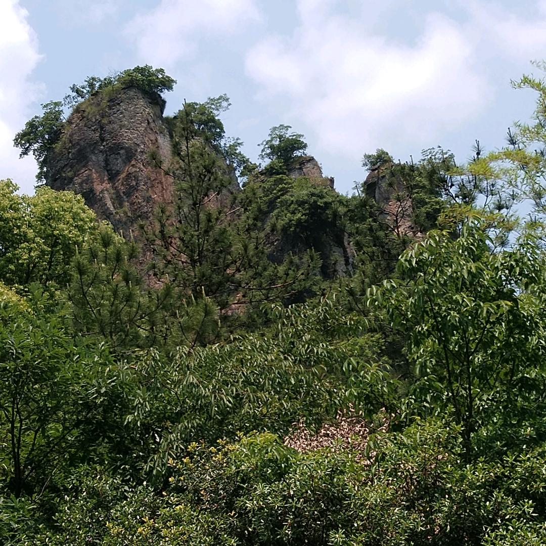 攀    峰