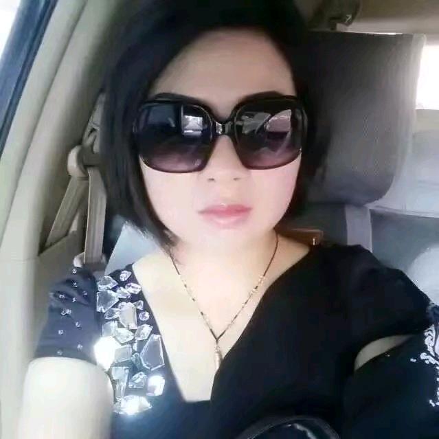 美娜《凤凰鼓舞礼仪团队》