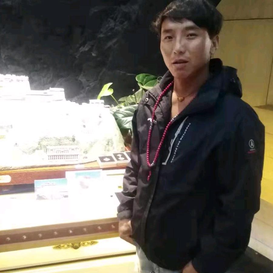 用户1701940444596