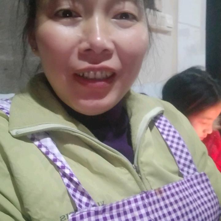 侯美女