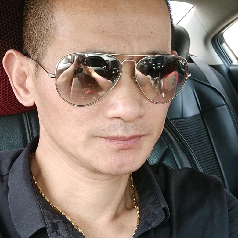 阿龙
