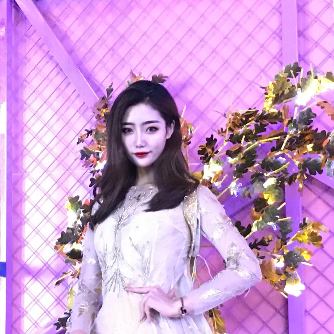 婷-