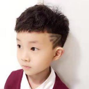 魔发咔咔儿童理发店