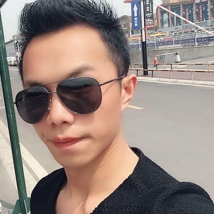 宜宾马达二手车曾杰