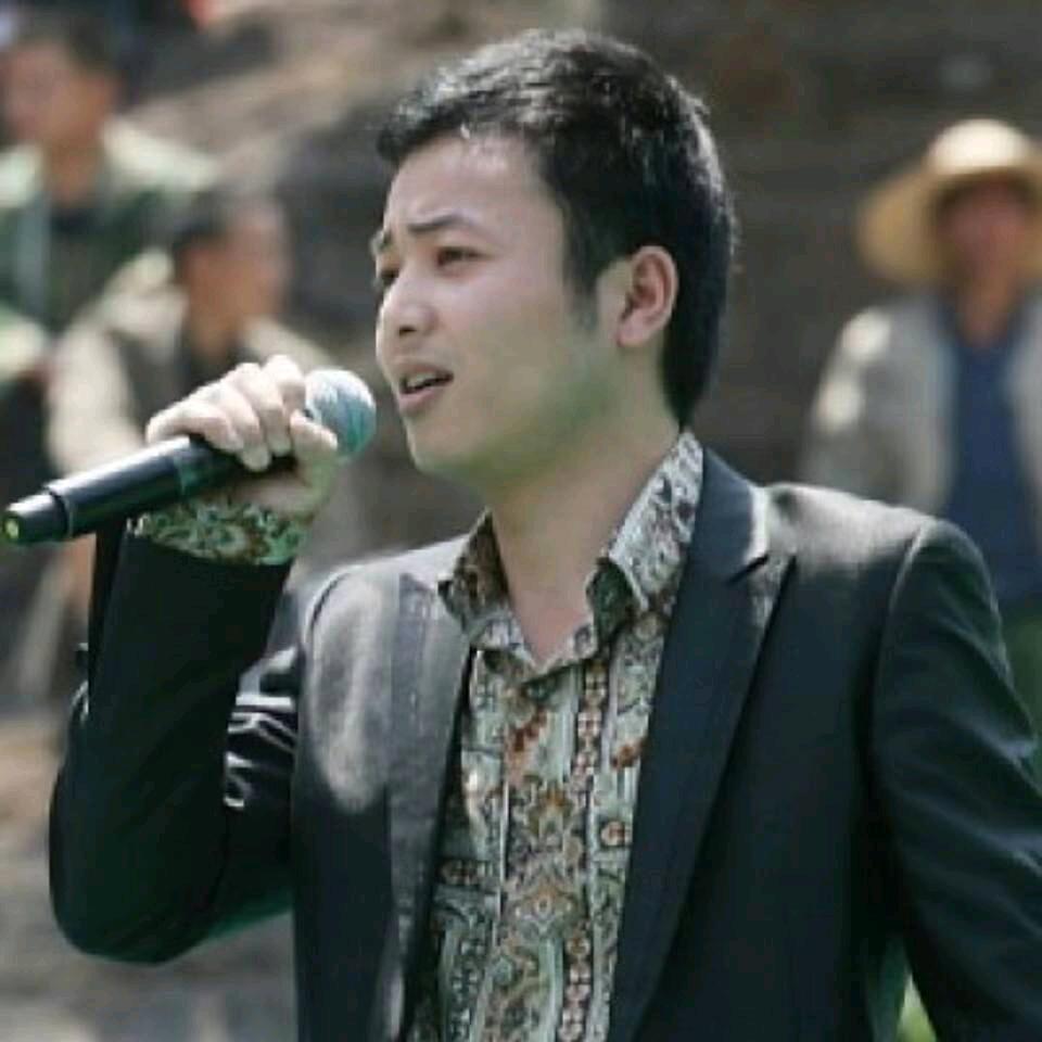 布鞋小龙哥（栖山微舍民宿）