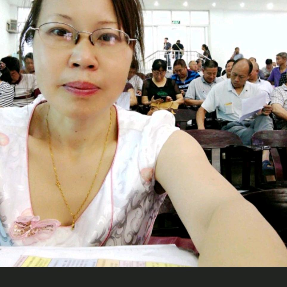 永佳亿兴超市姐姐厨窗有商品营业中
