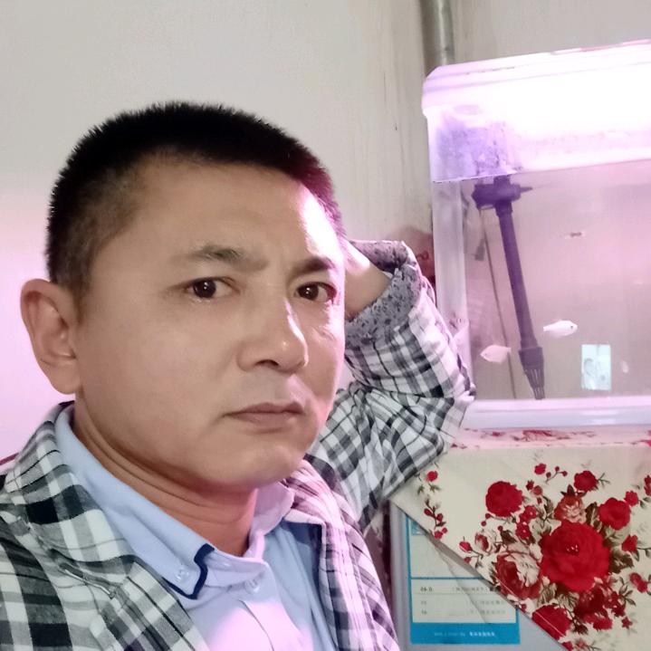 波波儿（常村矿社区火玫瑰歌舞团）