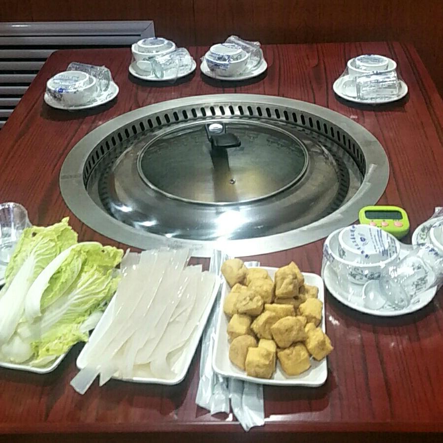 宣化张小三铁锅炖家常菜