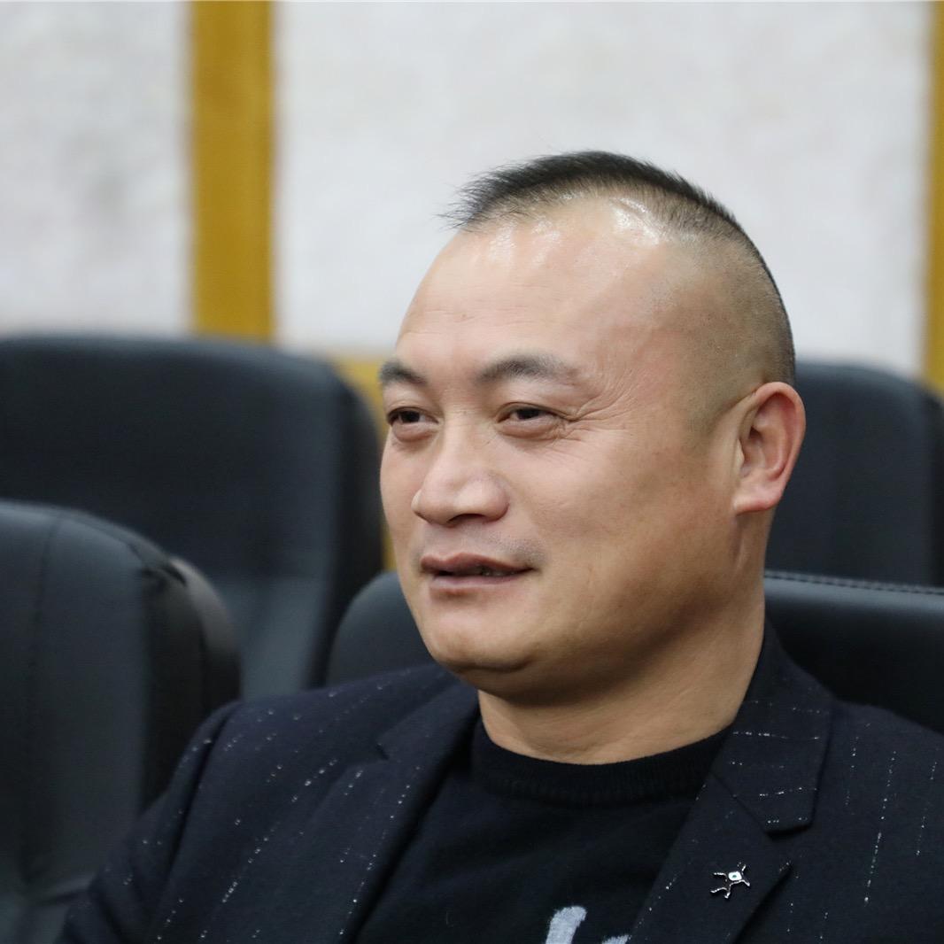 战友农业，吴明龙