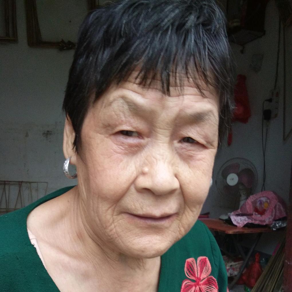 吴王婆七八十岁的老奶奶