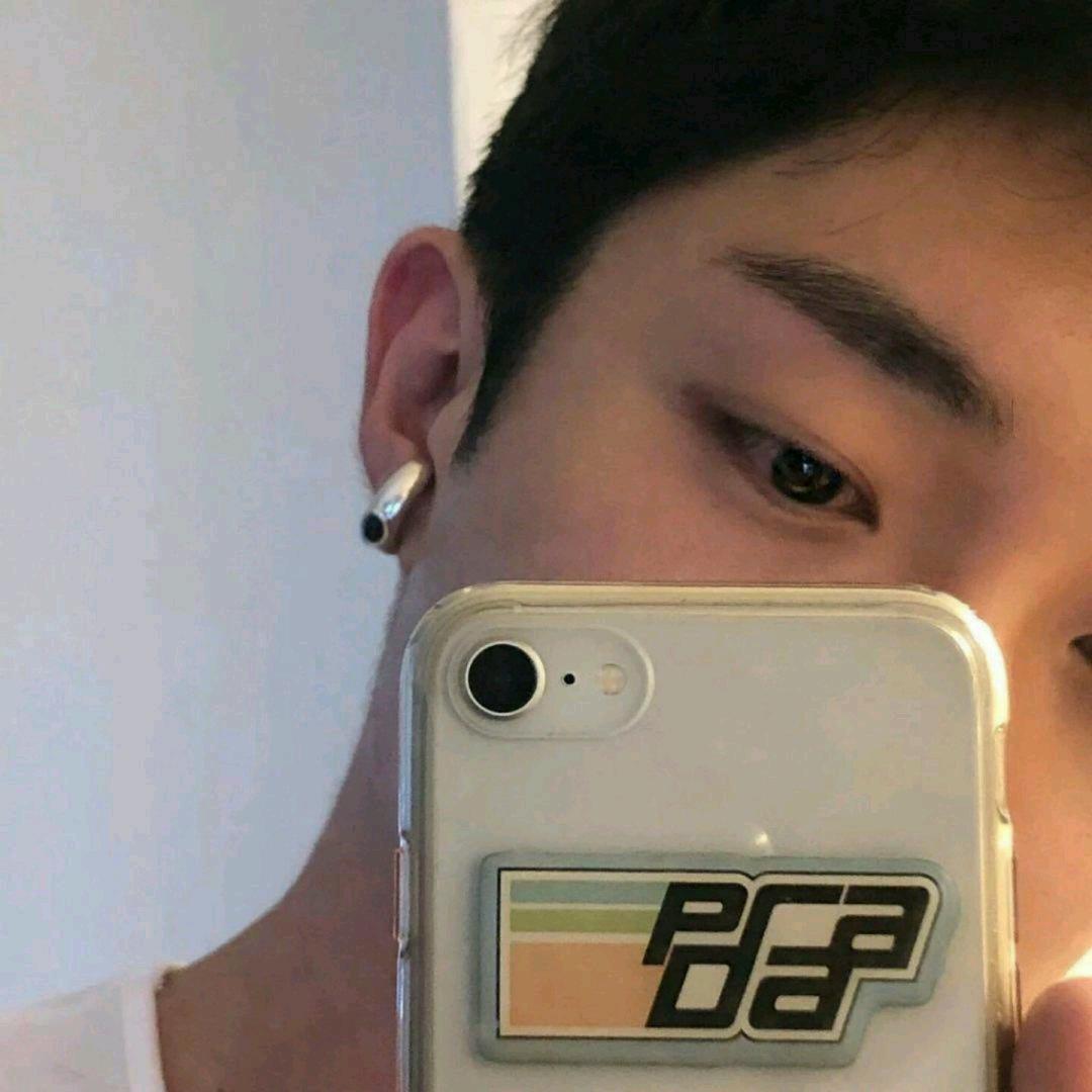 自己的大脑瓜子