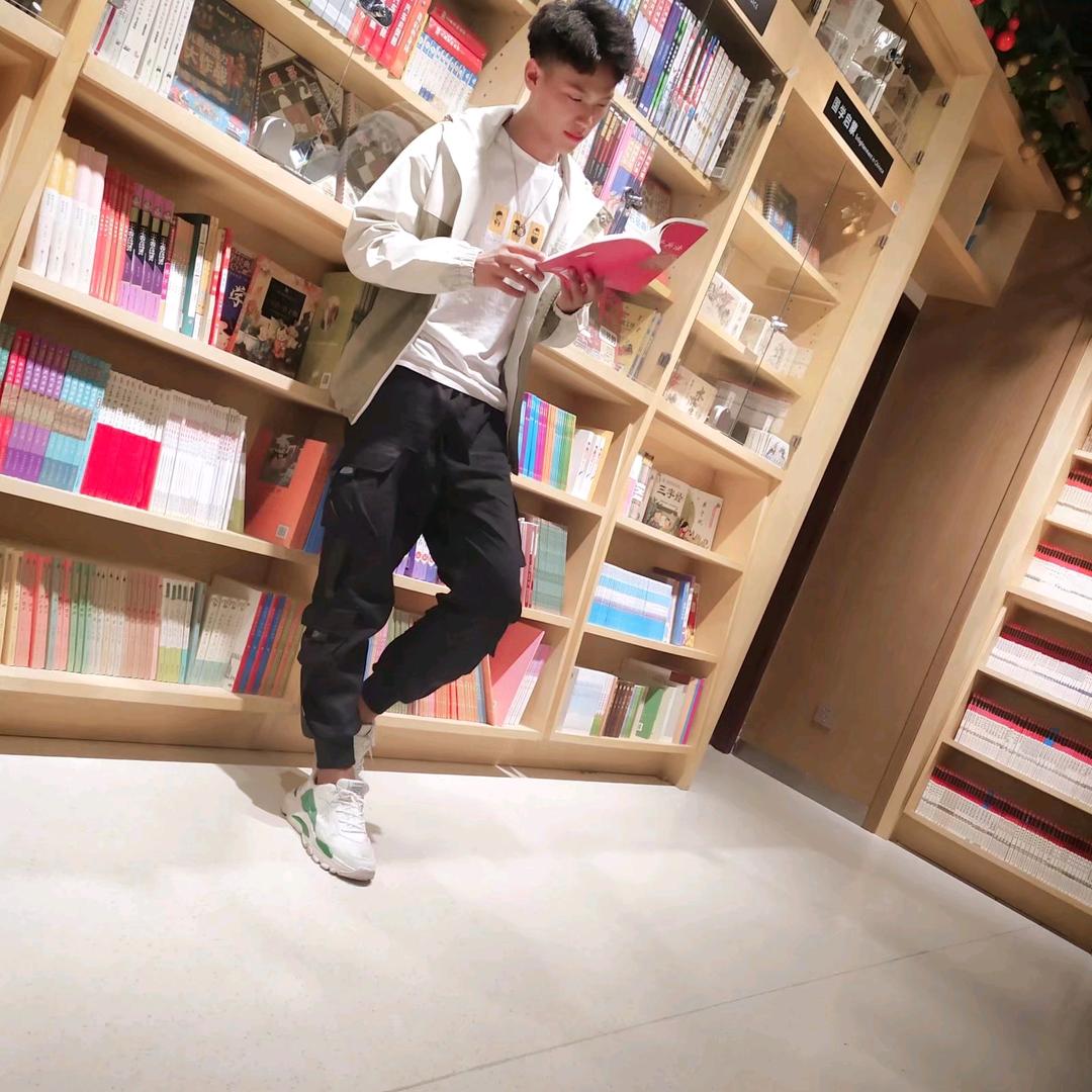 爱笑的坚果墙