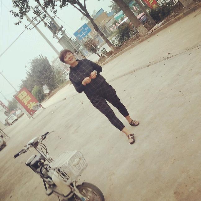 桥底爱玛电动车