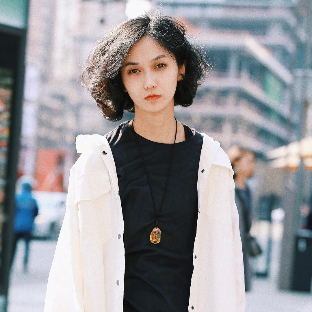 坏猴子有黑眼圈