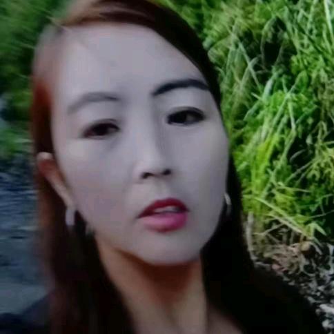 干嘛不理我