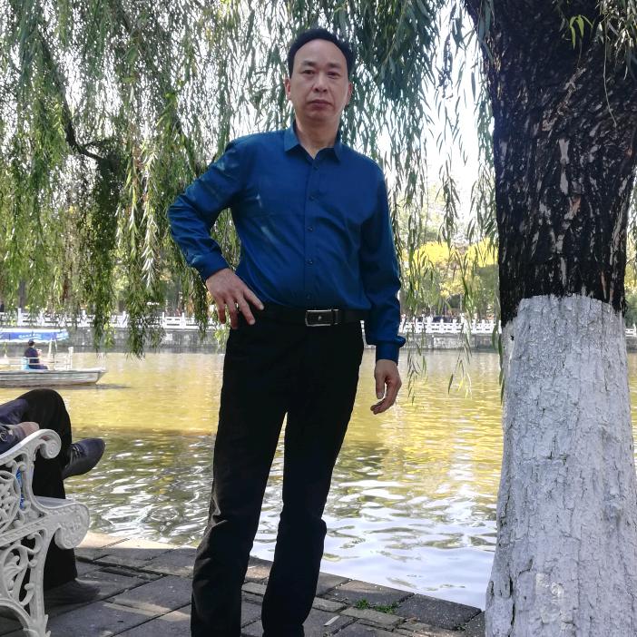 李光富