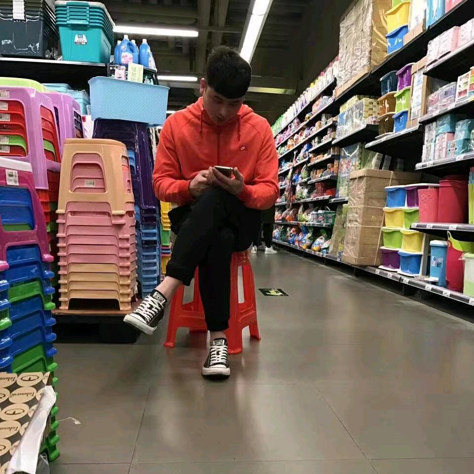 李～