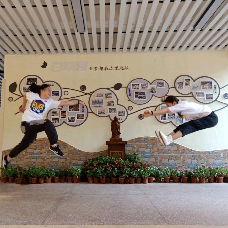 荣嵘蝾容蓉溶榕熔瑢鎔嫆穃