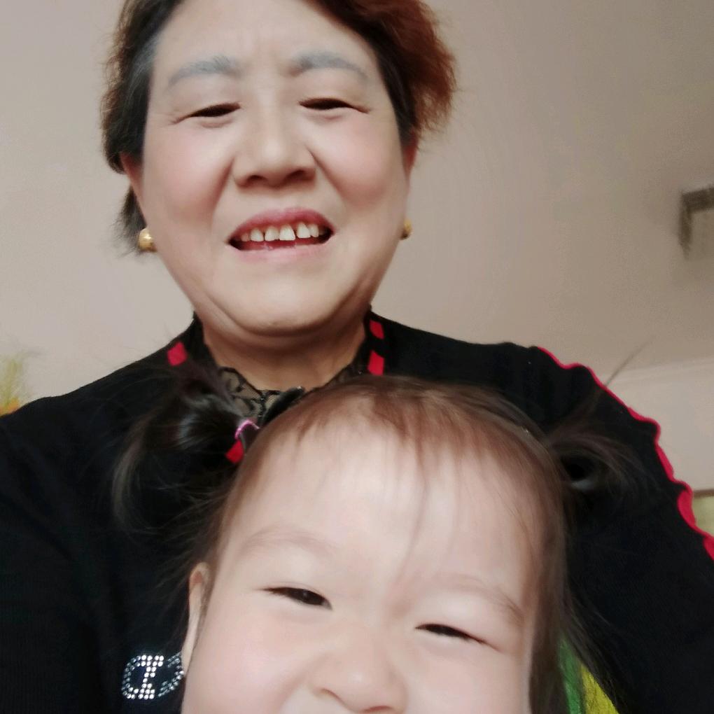 美丽的䒦姐