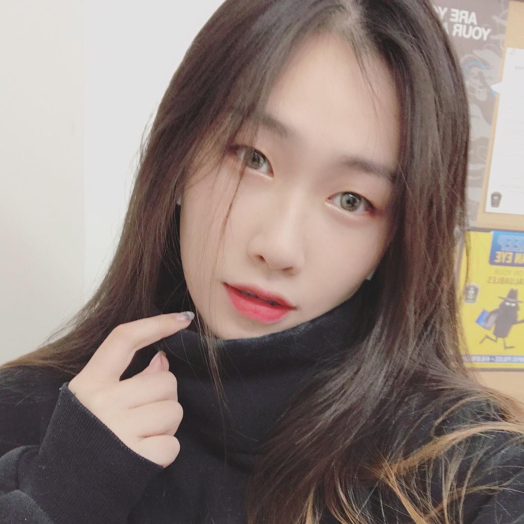 再给安久拉倒一杯