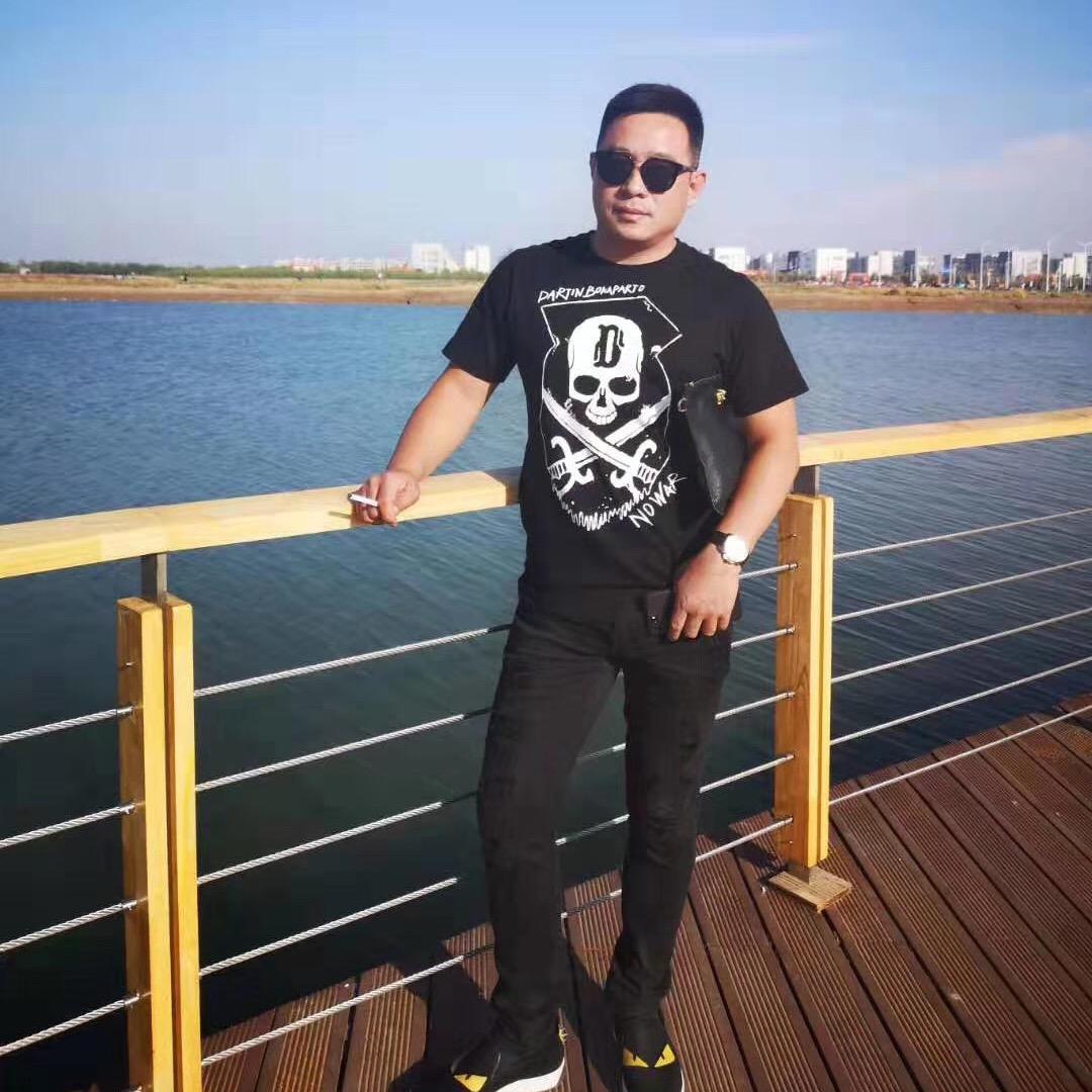 亮哥.慕荣阁服饰