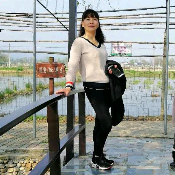 潜山步行街杭派精品女装城(阿芳)