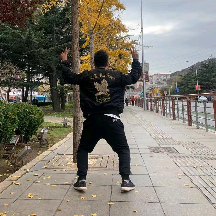 有情怀的张甭甭