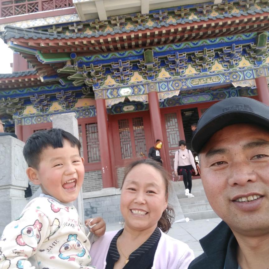 幸福的一家人。