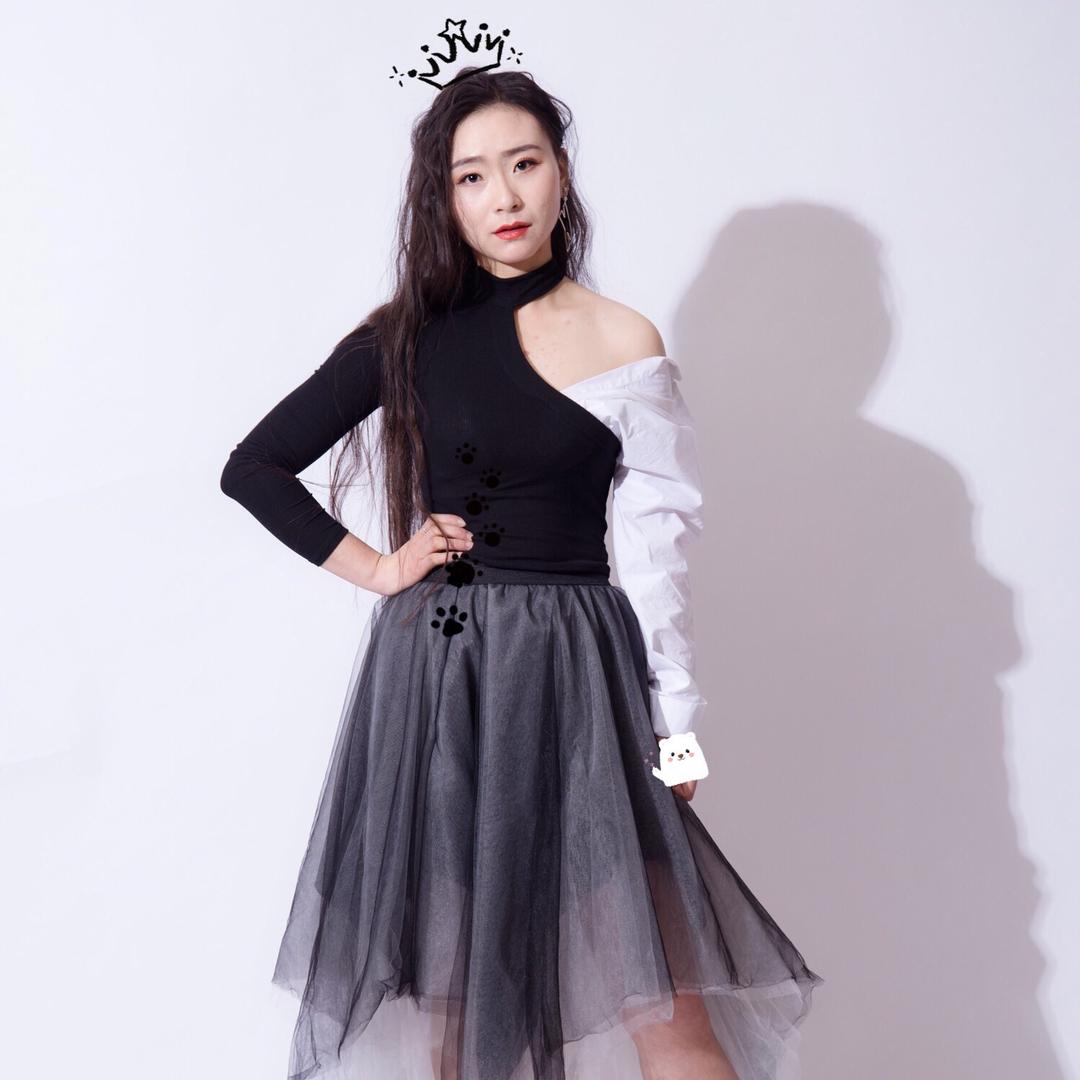 小张不吃香菜。