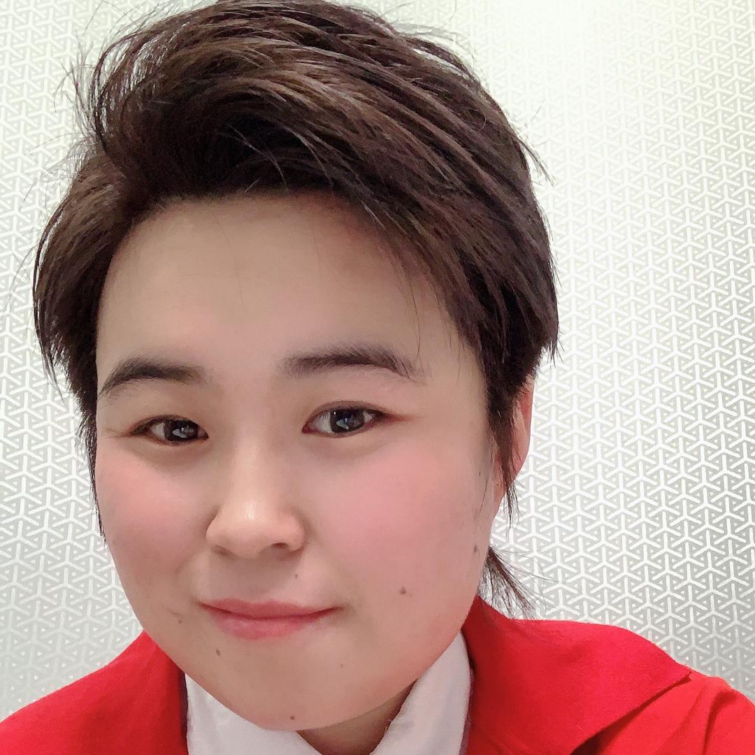 王涵烫发染发设计