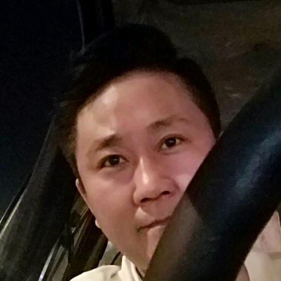蹲墙角思考人生