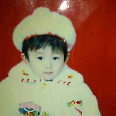 禾微微。