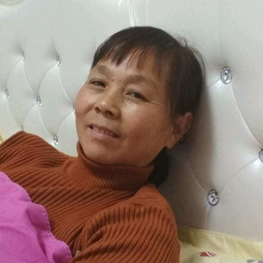 樱桃味的云朵云吖