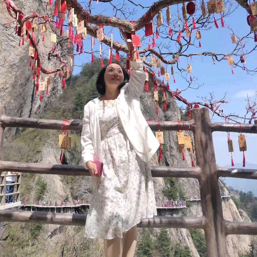 芳芳(拒绝连赞，拒私聊，谢谢)