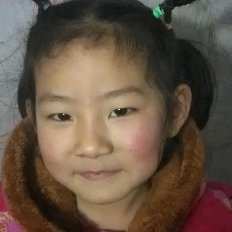 四年级小女生张仲淇