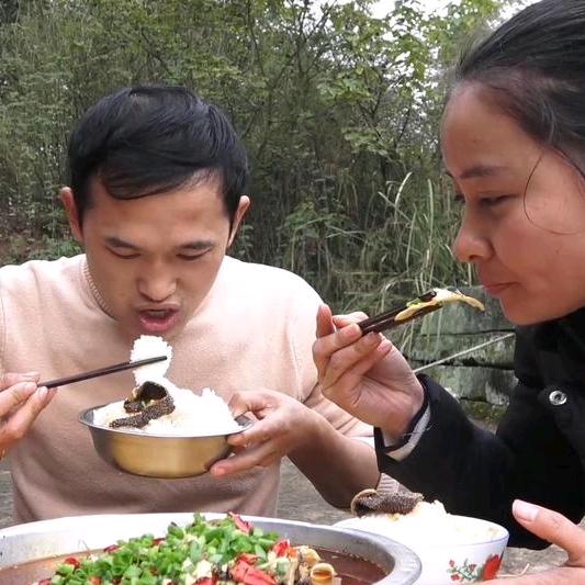 刘大瓜夫妻(19号11点产地直播小黄姜)@抖音