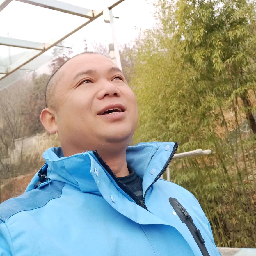 爱笑的波波😊
