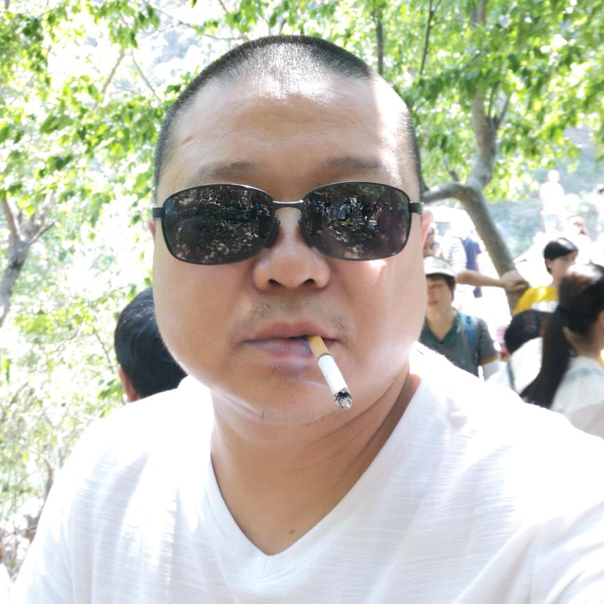 梁春伍