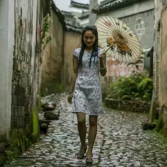 廿八都浔里饭店黄梅英