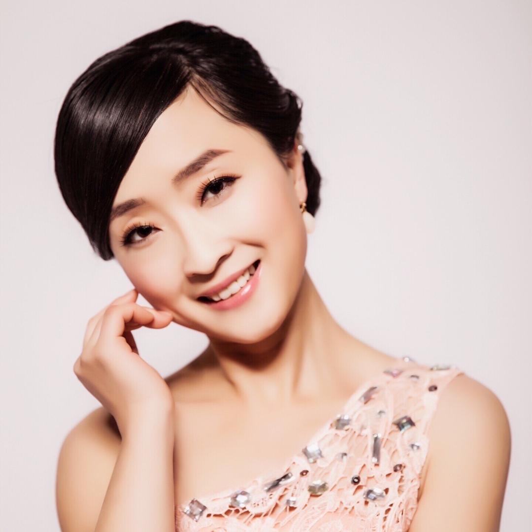 主持人乐小菲