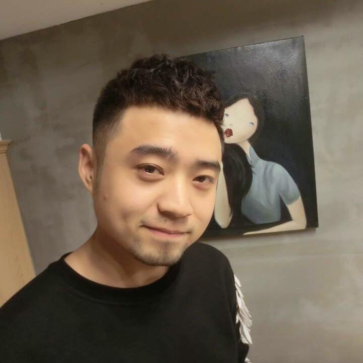 国晨 专注女士发型设计