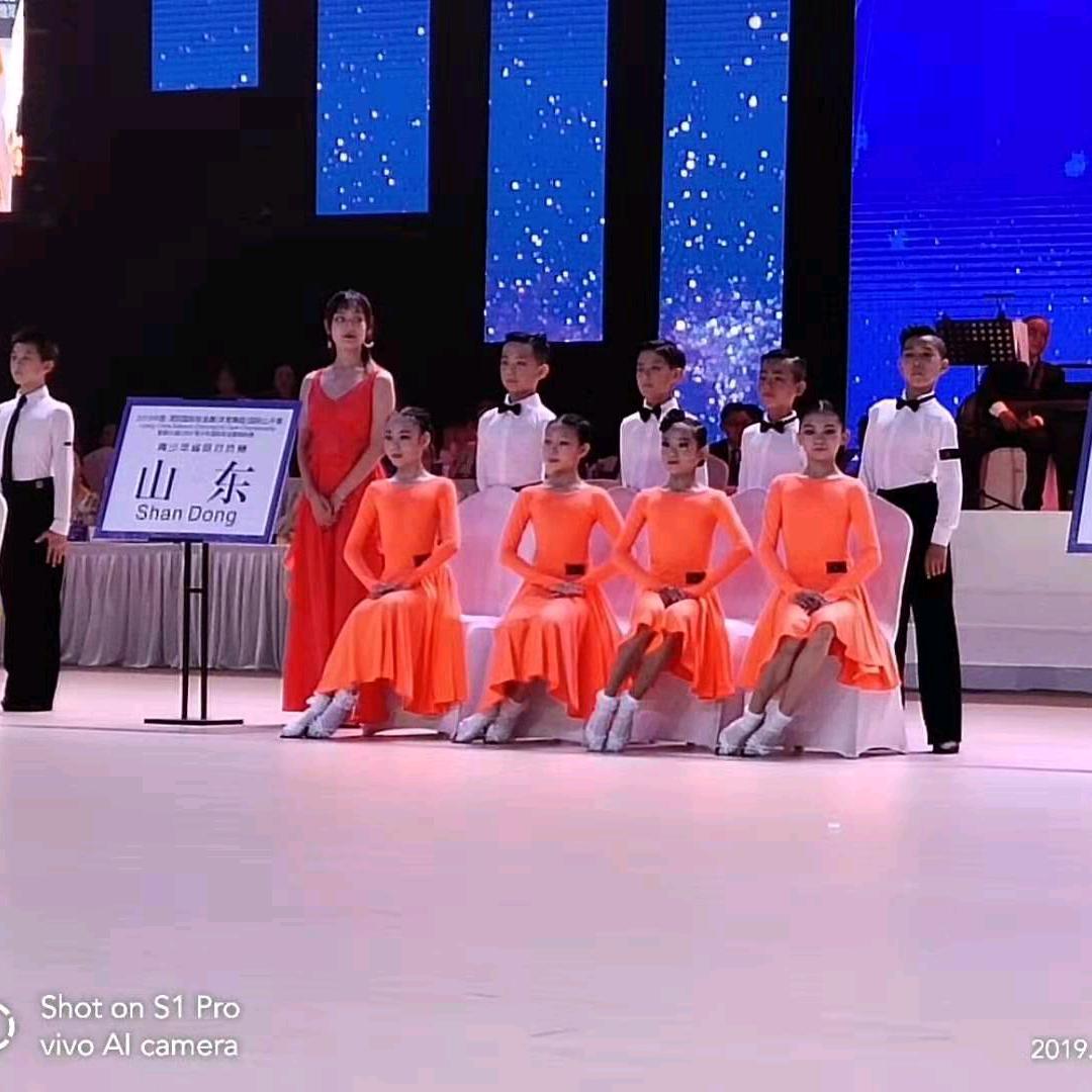 滕州红叶舞蹈