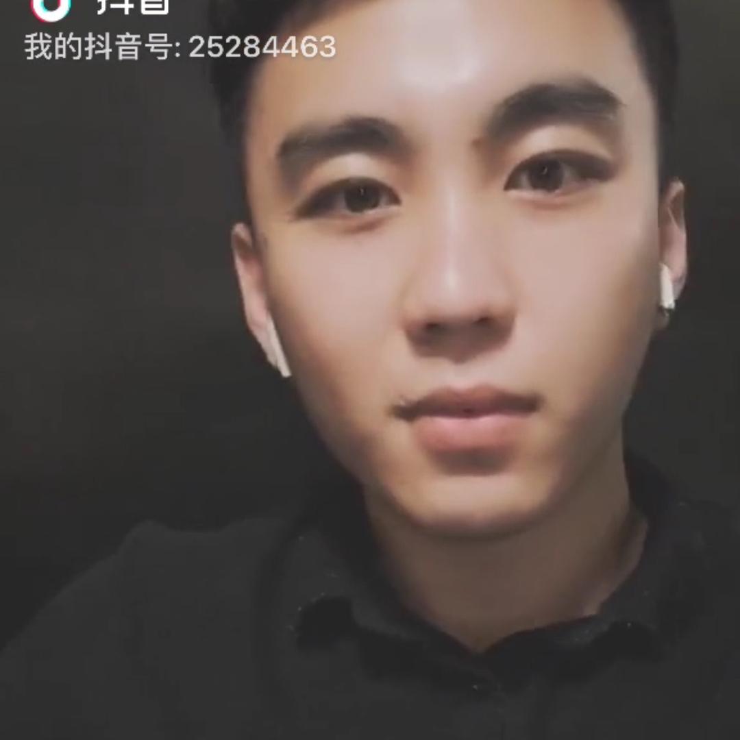 黄泽文☜