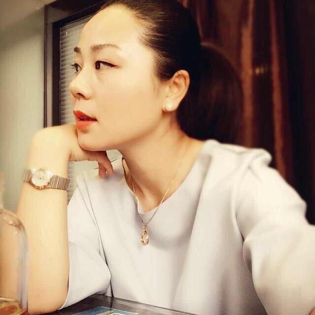 荆州艺元素服装店