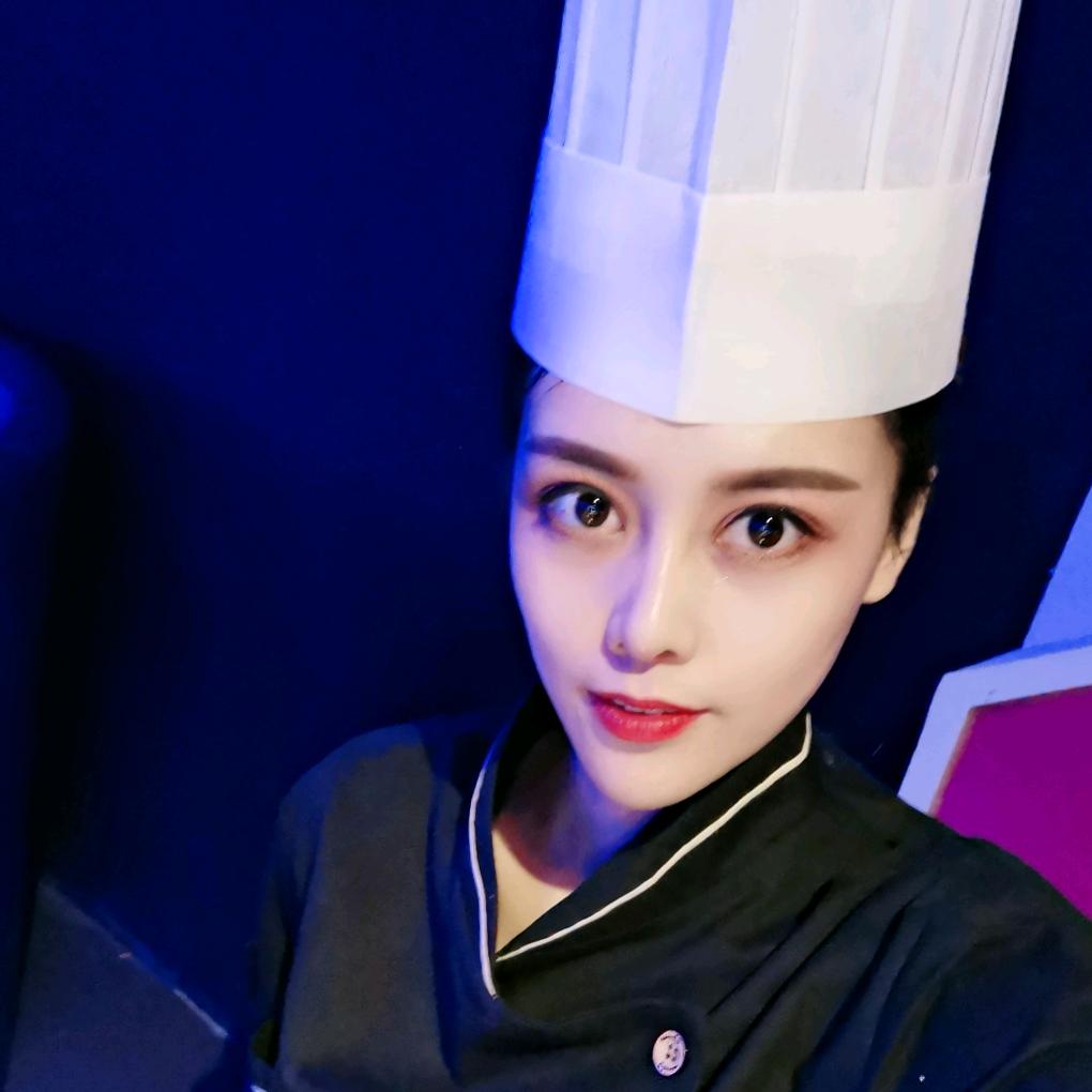 女厨大研研