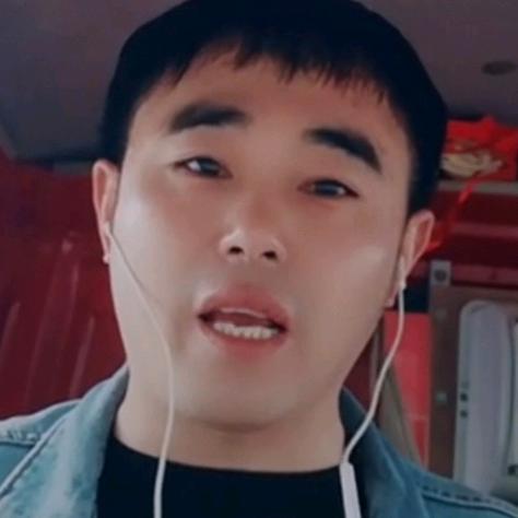 淡淡的烟草味