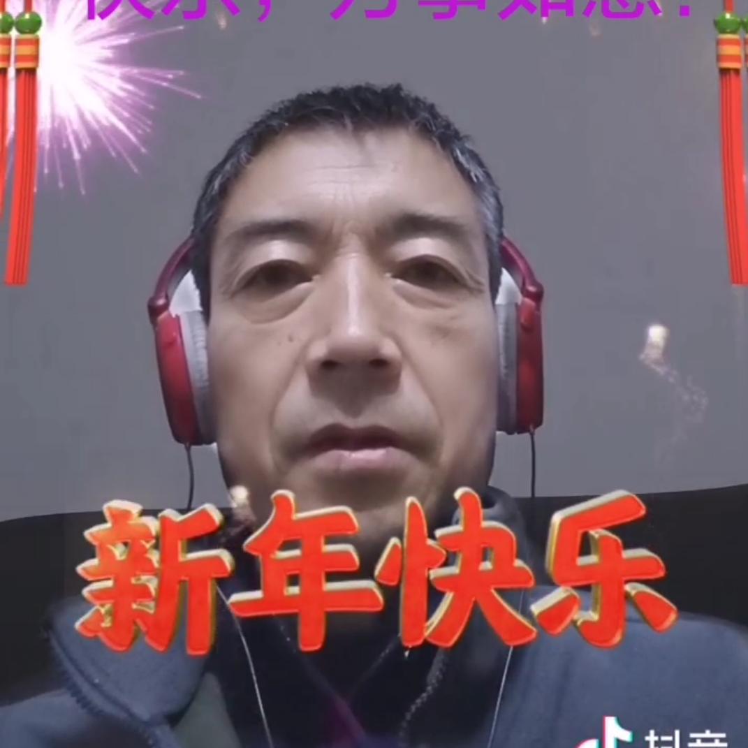 哨所旁的小白杨