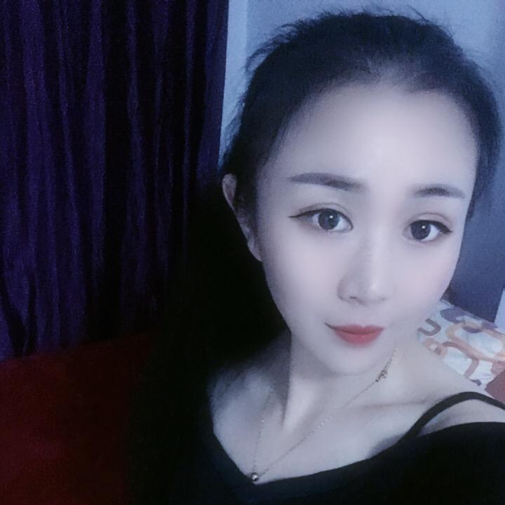 ༷