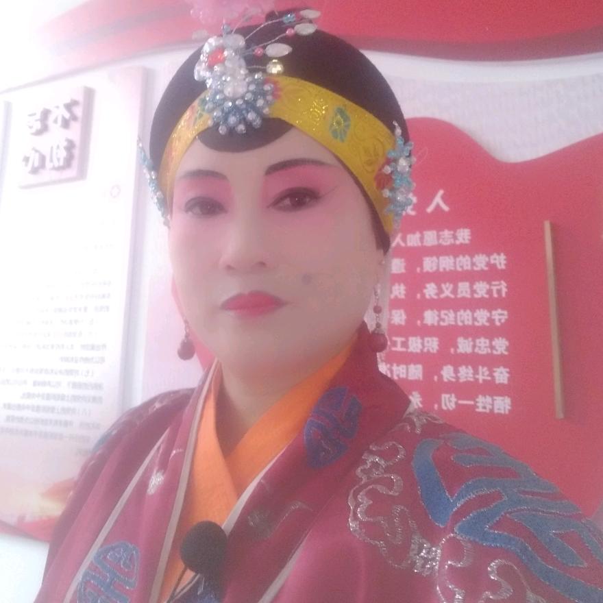 罗香英