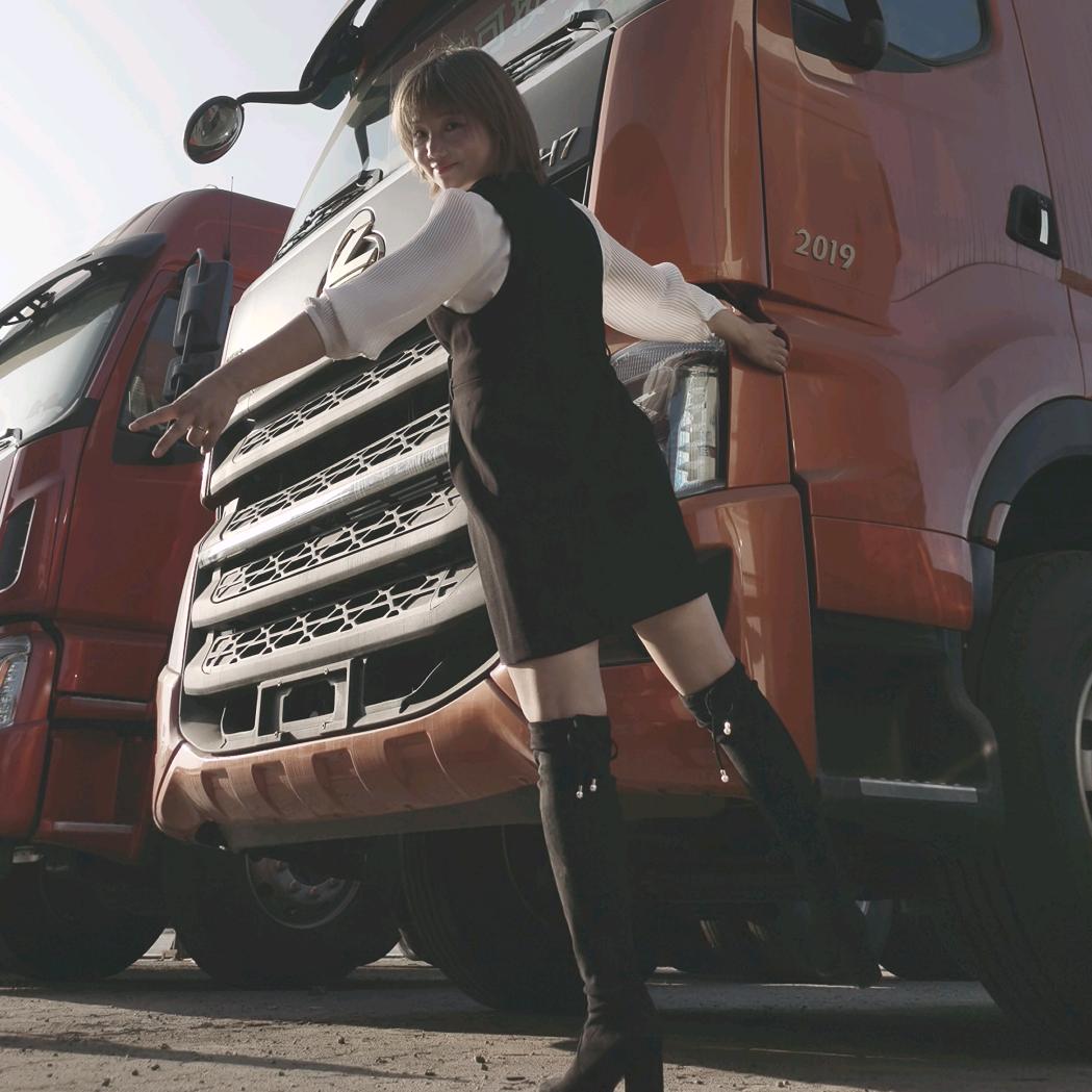 唯有蜻蜓蝴蝶飞